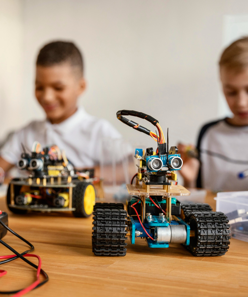 Artificial Intelligence and Machine Learning: A Course for Students and Their Future