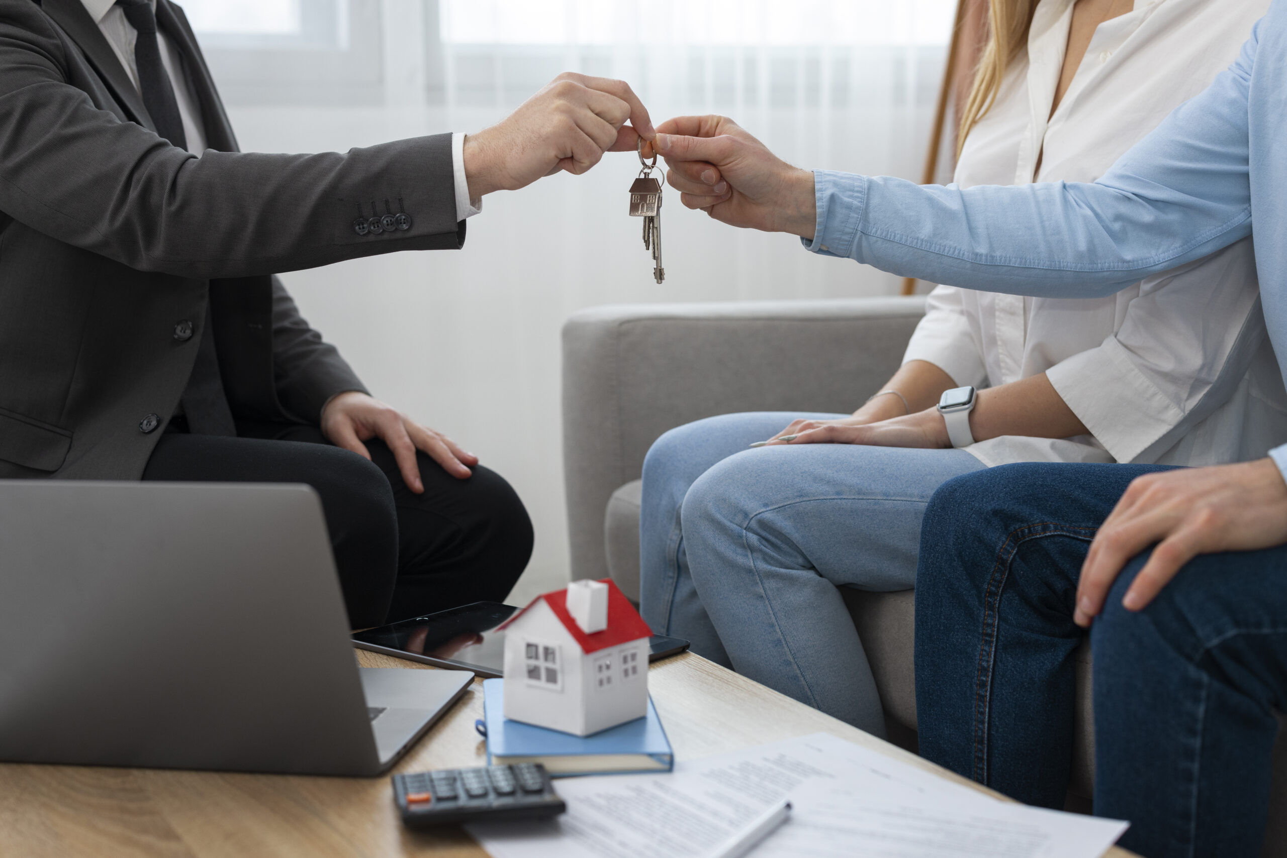 Home Renting and Leasing: A Practical Guide for Modern Living